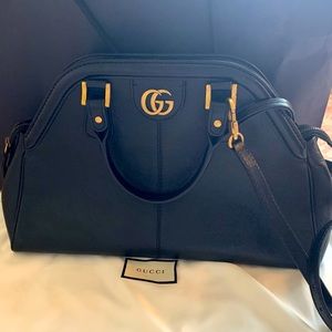 Perfect Condition GUCCI Black Medium Re(Belle)